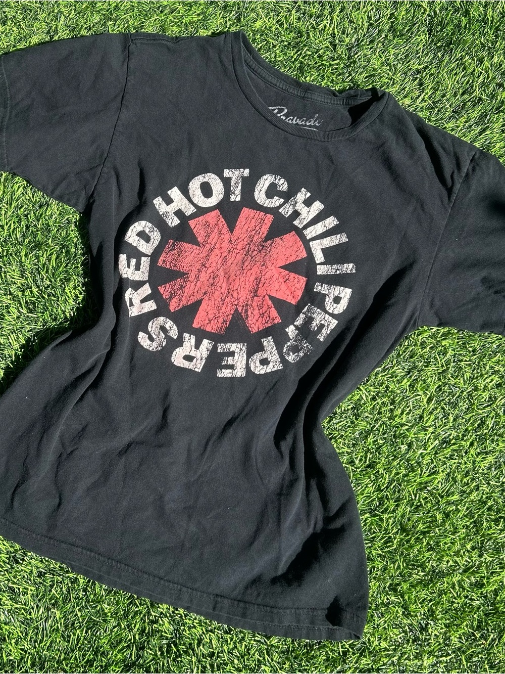 Red Hot Chili Peppers 100% cotton graphic tee